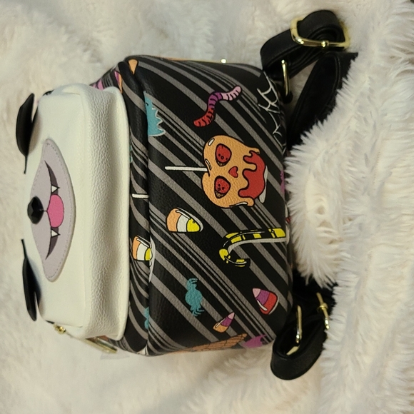 Mini dog vampire kitsch backpack Halloween candy treats theme 2021 - Picture 8 of 8